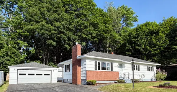 15 Arbor Drive, Veazie, ME 04401