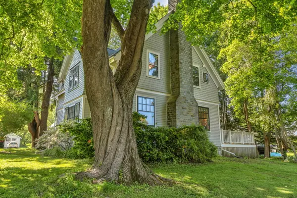 218 Broadway (shaw Avenue) Street, Rockland, ME 04841