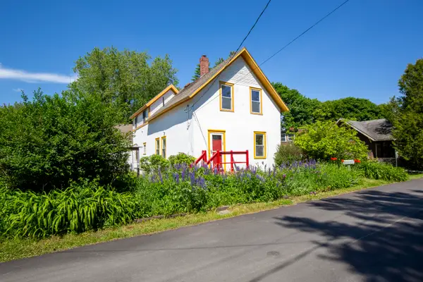 15 Tea Street, Rockland, ME 04841