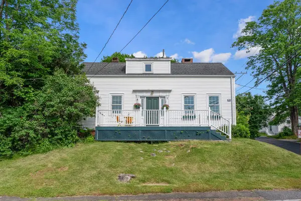 27 Pleasant Street, Wiscasset, ME 04578