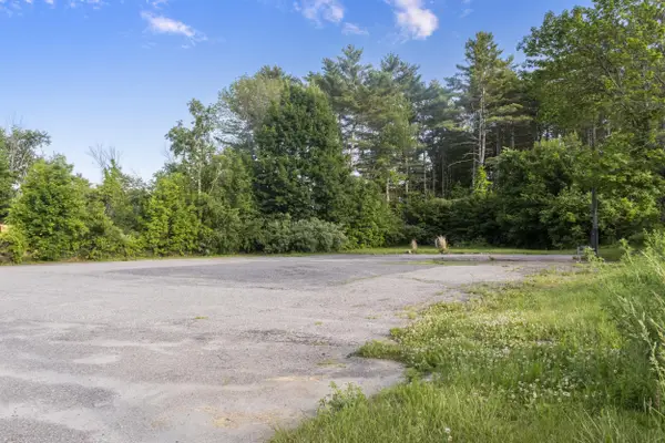 822 Kennedy Memorial Drive, Oakland, ME 04963