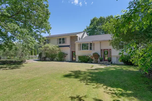 836 Old Post Road, Arundel, ME 04046