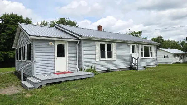 986 Main Road, Eddington, ME 04428