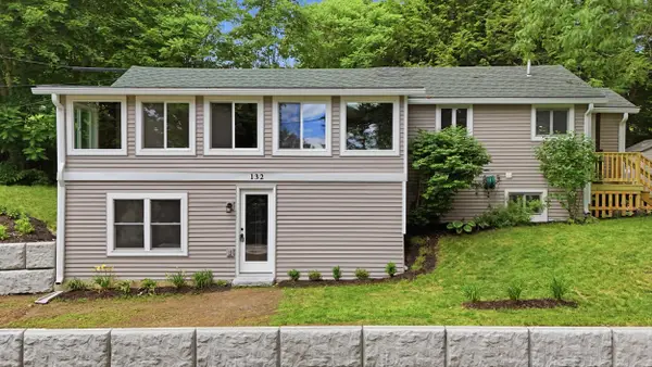 132 N Shore Lane, Winthrop, ME 04364