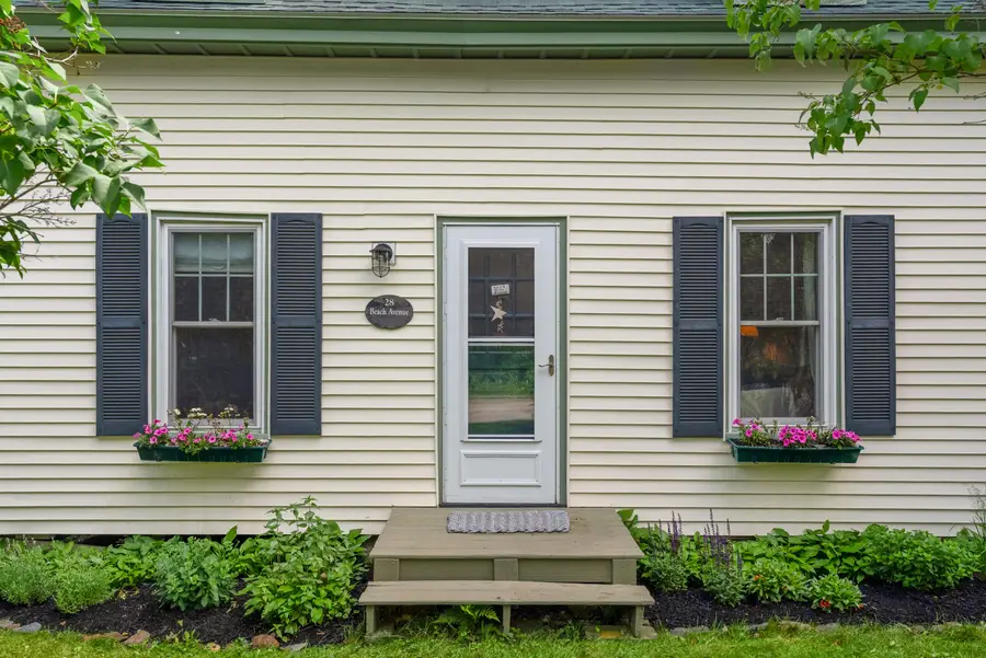 28 Beach Avenue, Long Island, ME 04050 - #3