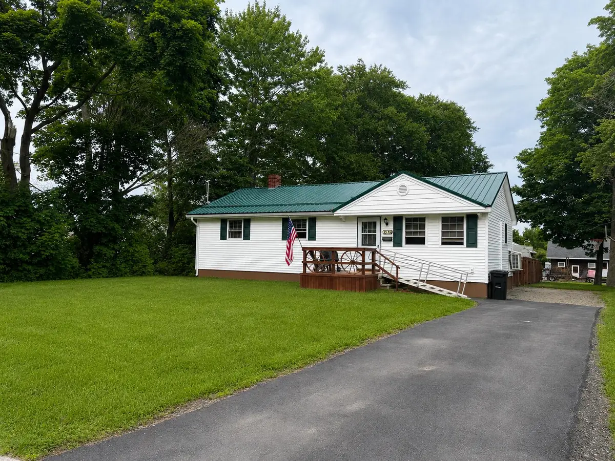 25 1/2 Elm Street, East Millinocket, ME 04430 - #1