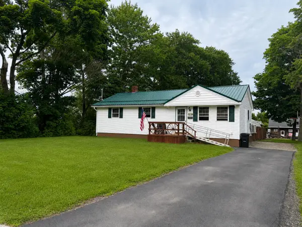 25 1/2 Elm Street, East Millinocket, ME 04430