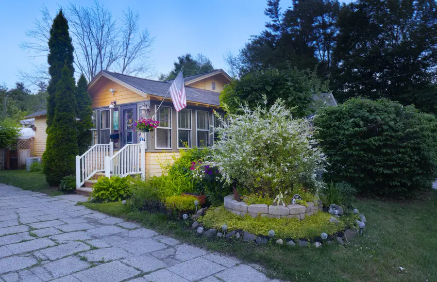 8 Auburn Street, Springvale, ME 04083 - #2