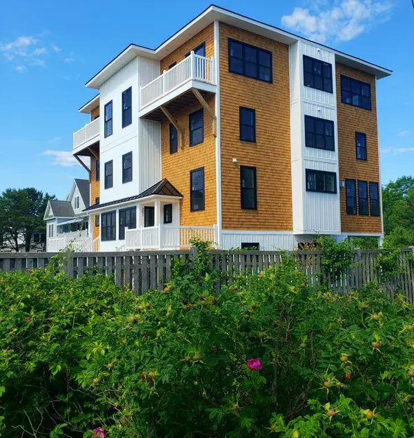 188 E Grand Avenue #1, Old Orchard Beach, ME 04064