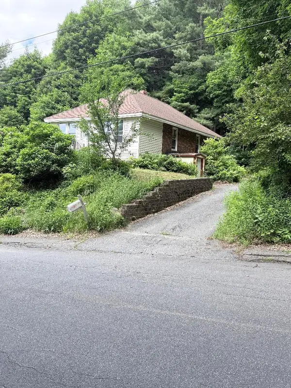 64 Oxford Street, Augusta, ME 04330