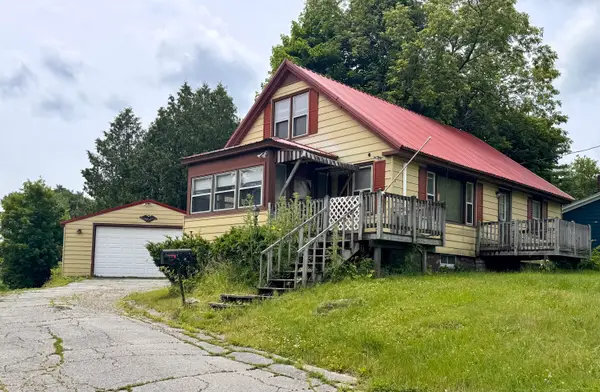 2 Barnet Avenue, Waterville, ME 04901