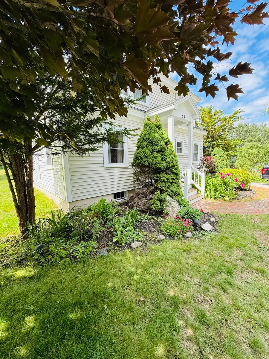 24 Mount Mica Road, Paris, ME 04281 - #2