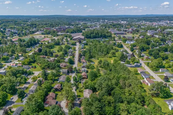 52 Robinson Gardens, Lewiston, ME 04240