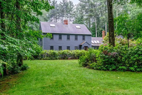 17 Heritage Lane, Falmouth, ME 04105