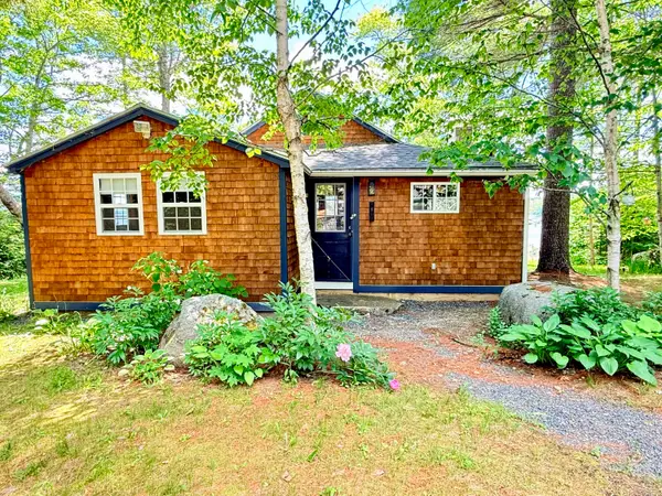 1 Crichton Way, Ellsworth, ME 04605