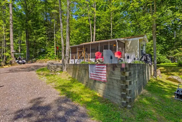 13 Riviera Road, Naples, ME 04055