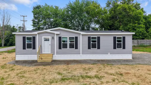 17 Spring Street, Newport, ME 04953