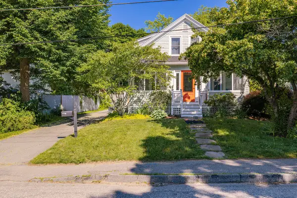 3 Cross Street, Camden, ME 04843