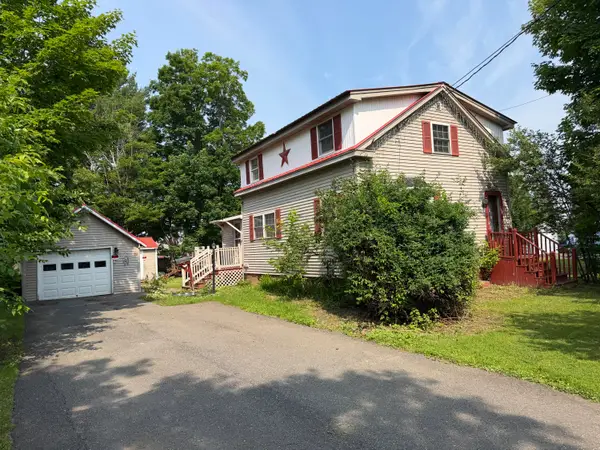 27 Delmont Street, Presque Isle, ME 04769