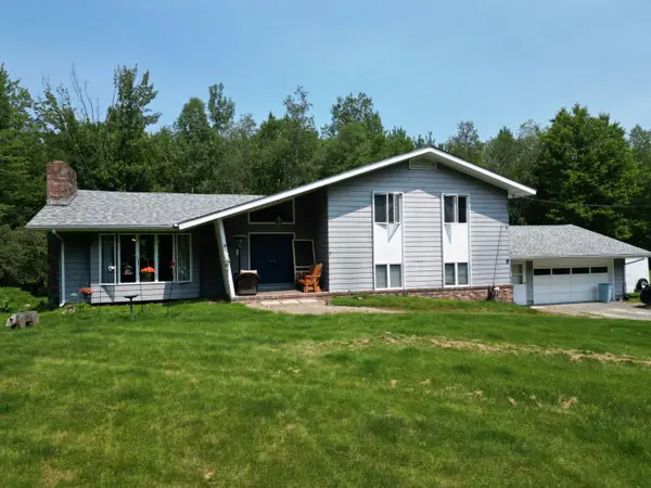 32 Kelley Avenue, Lincoln, ME 04457