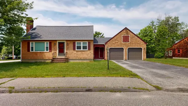 4 Belleview Avenue, Lewiston, ME 04240