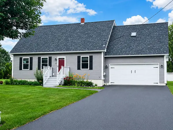 5 Horseshoe Lane, Hampden, ME 04444
