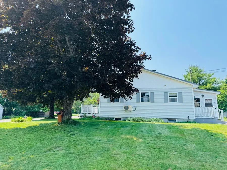 18 Western Avenue, East Millinocket, ME 04430 - #2