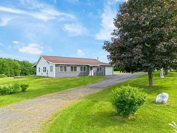 825 W River Road, Augusta, ME 04330