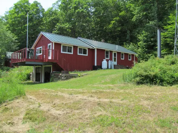 101 Thurlow Drive, Hartford, ME 04220