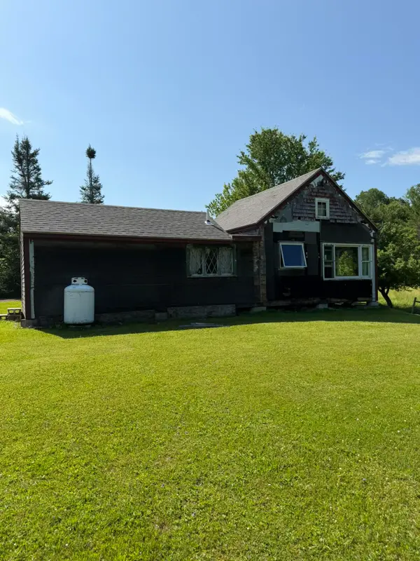 1895 Wagner Bridge Road, Waldoboro, ME 04572