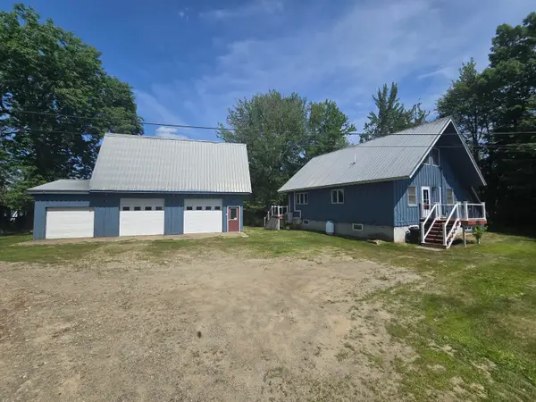 884 Transalpine Road, Lincoln, ME 04457