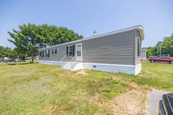 3 Tirrell Avenue, Mechanic Falls, ME 04256
