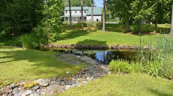 897 Main Street, Wayne, ME 04284