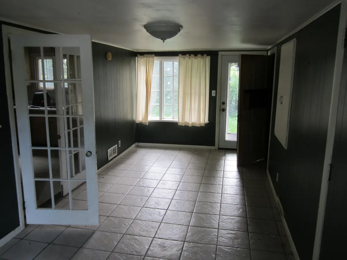 9 Charles Street, Lewiston, ME 04240 - #1