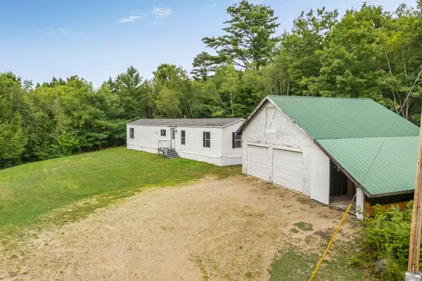 914 Pond Road, Wales, ME 04280