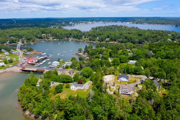 5 Captain's Way, Southport, ME 04576