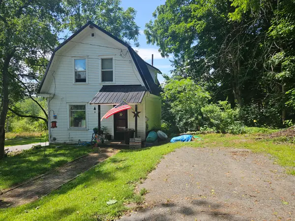 15 Water Street, Milo, ME 04463