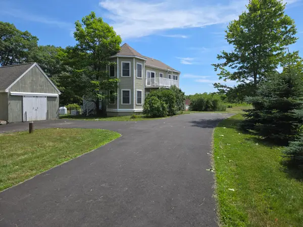 515 Lowelltown Road, Wiscasset, ME 04578