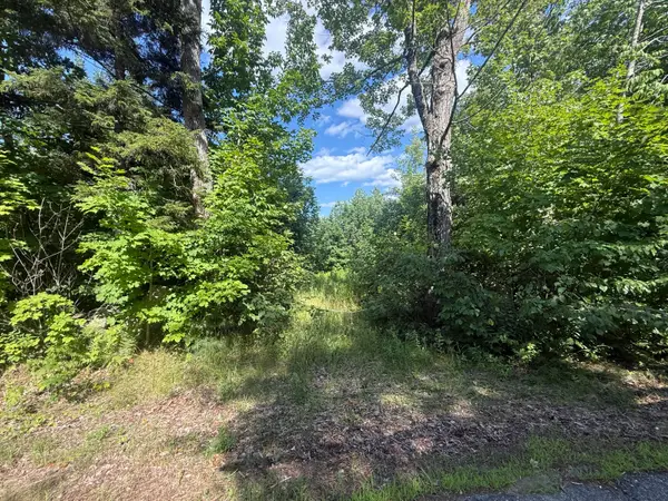 5 Black Road N, Searsport, ME 04974