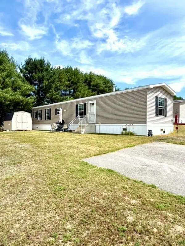 21 Purington Avenue, Mechanic Falls, ME 04256