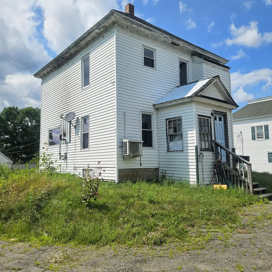 1 Elm Street, East Millinocket, ME 04430 - #2