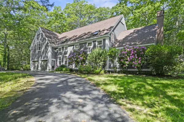 53 Stonegate Road, Cape Elizabeth, ME 04107