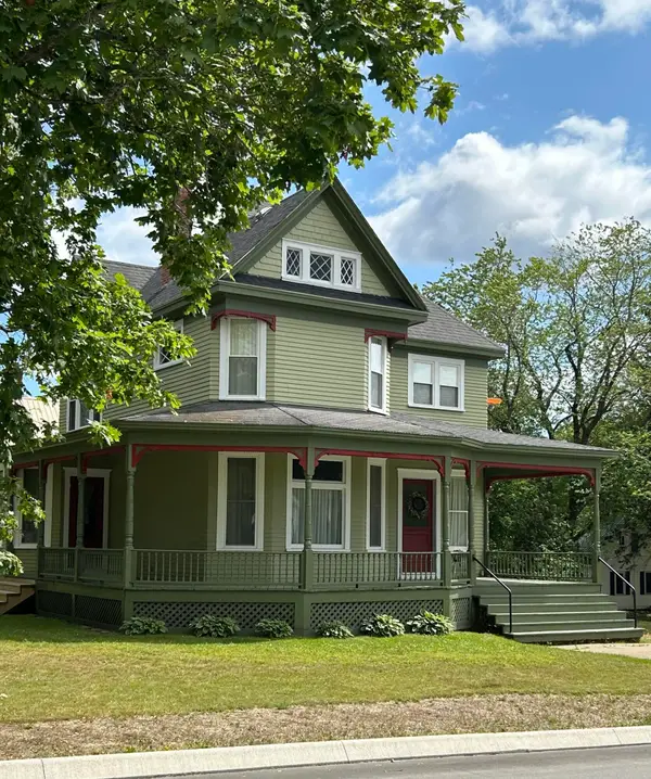 51 Broadway Street, Baileyville, ME 04694