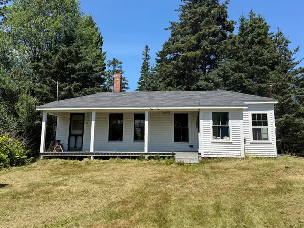 1013 Hummingbird Lane, Vinalhaven, ME 04863