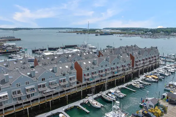 512 Chandlers Wharf #512, Portland, ME 04101