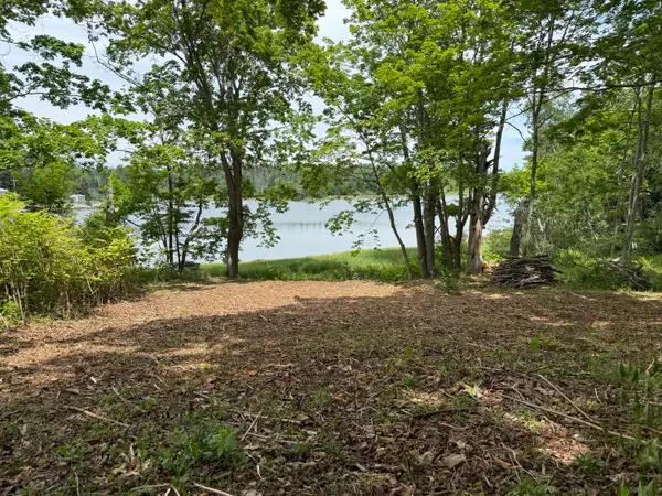 71 High Street, Vinalhaven, ME 04863