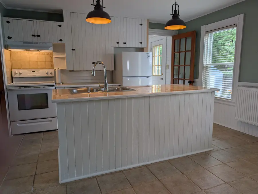 40 Oak Street, Springvale, ME 04083 - #3