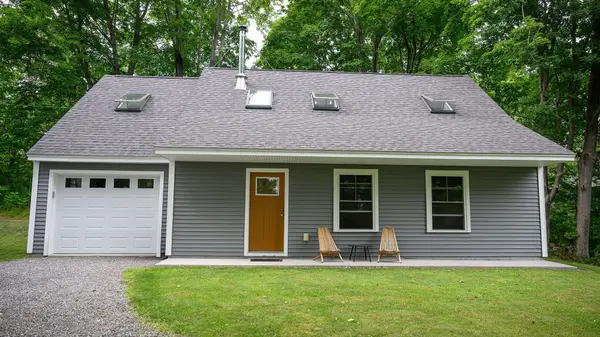 98 River Road, Brunswick, ME 04011
