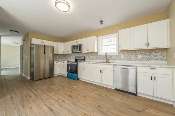 27 Drummond Street, Auburn, ME 04210