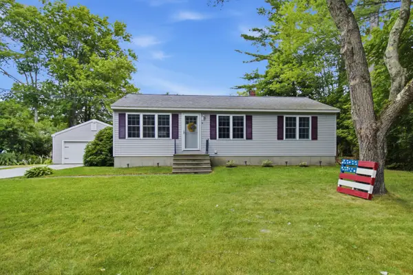 4 Lola Street, Topsham, ME 04086